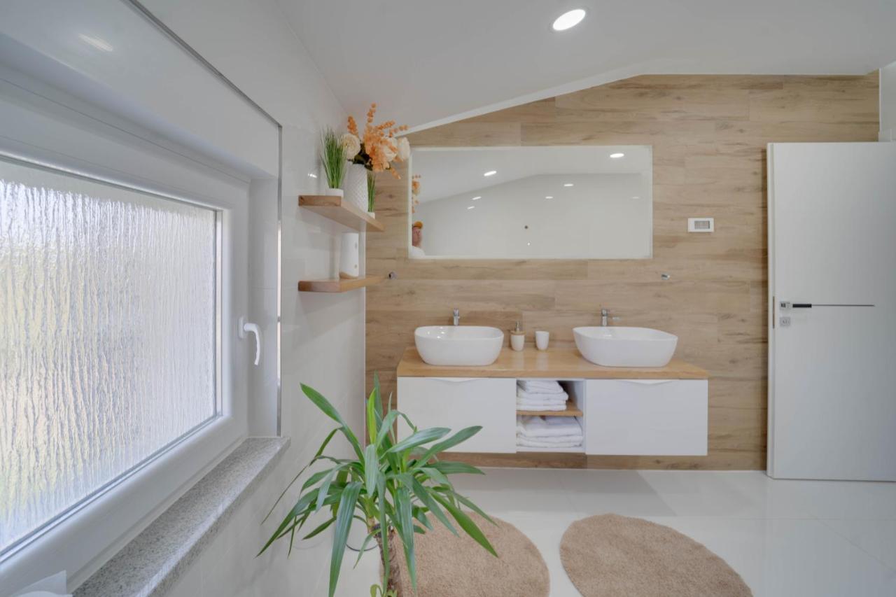 Black Diamond Apartment Vilanija Екстериор снимка