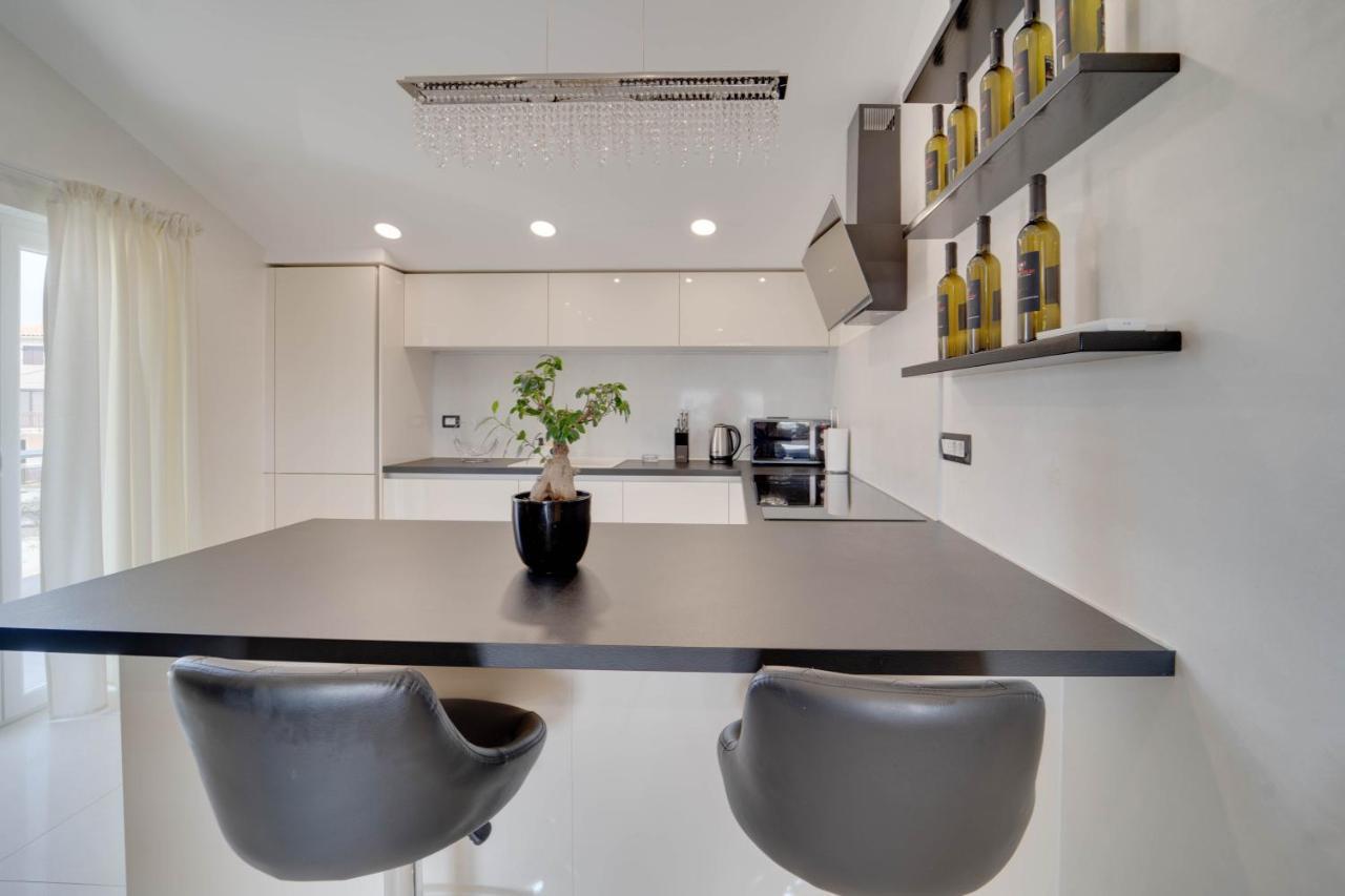 Black Diamond Apartment Vilanija Екстериор снимка
